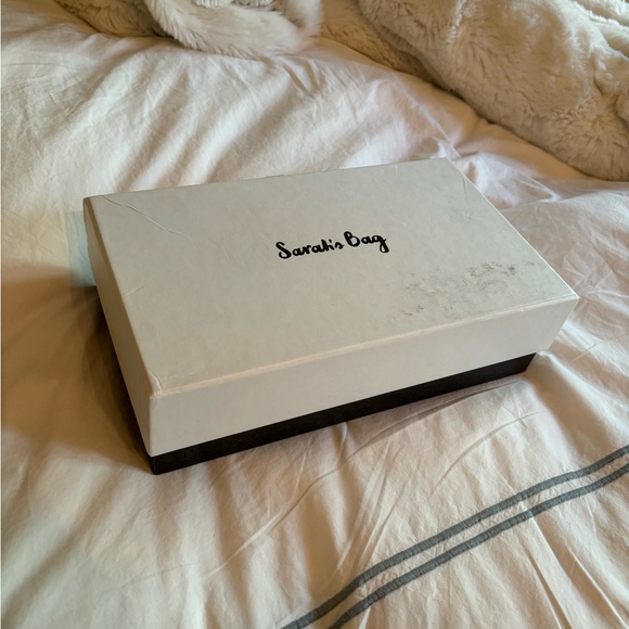 Embroidered NIGHT FEVER clutch - Picture 4 of 5